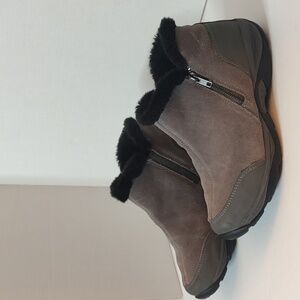 Gray Leather Explore24 Rubber Sole Winter / Hiking Boots w/ Side Zipper